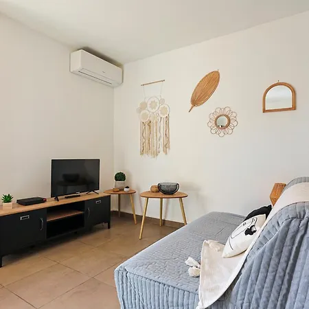 Apartment A Deux Pas De La De Sable Le Pradet